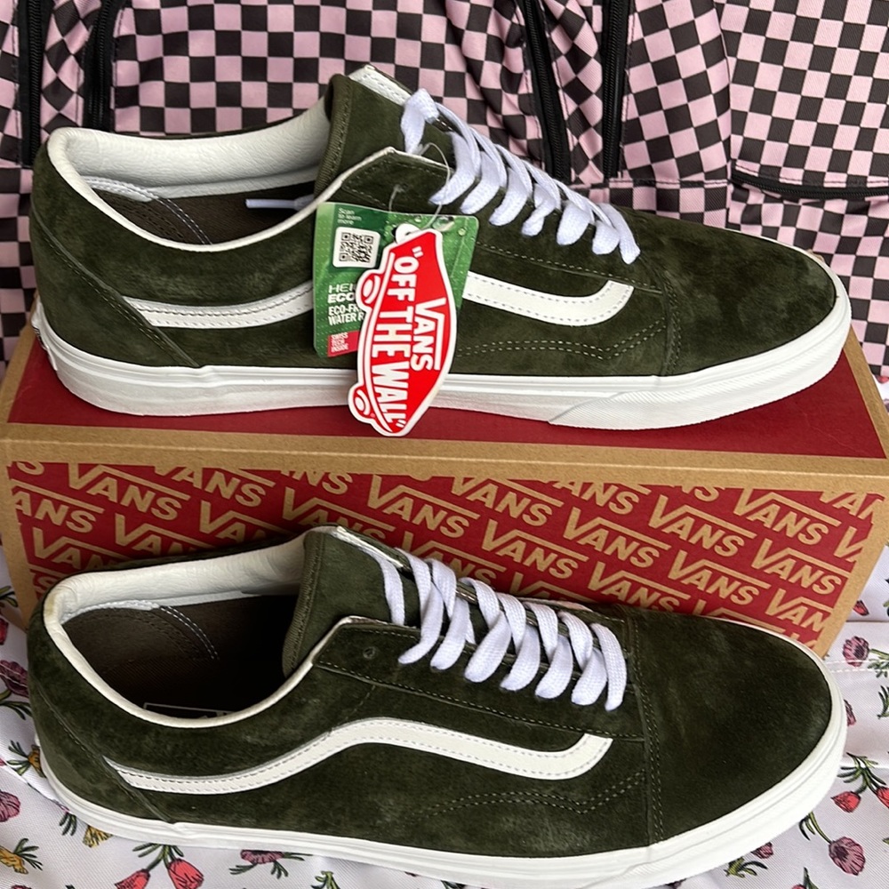 Vans Men’s Old Skool
Pig Suede Grape Leaf
VN0A4BW250K
Sneakers - Picture 2 of 16